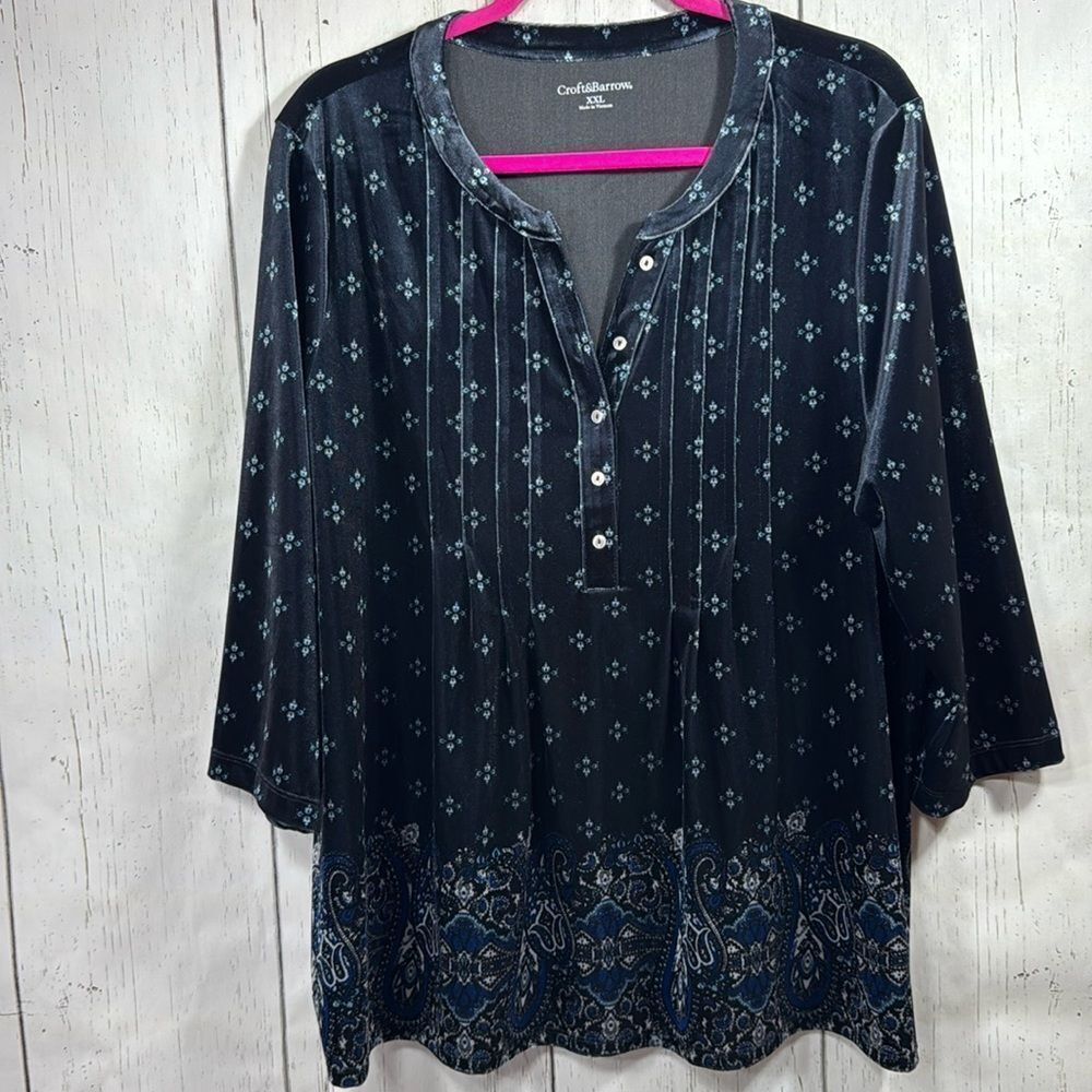 Croft & Barrow V Neck Velvet Paisley Whimsigoth 3/4 Sleeve Navy Blue Popover Top